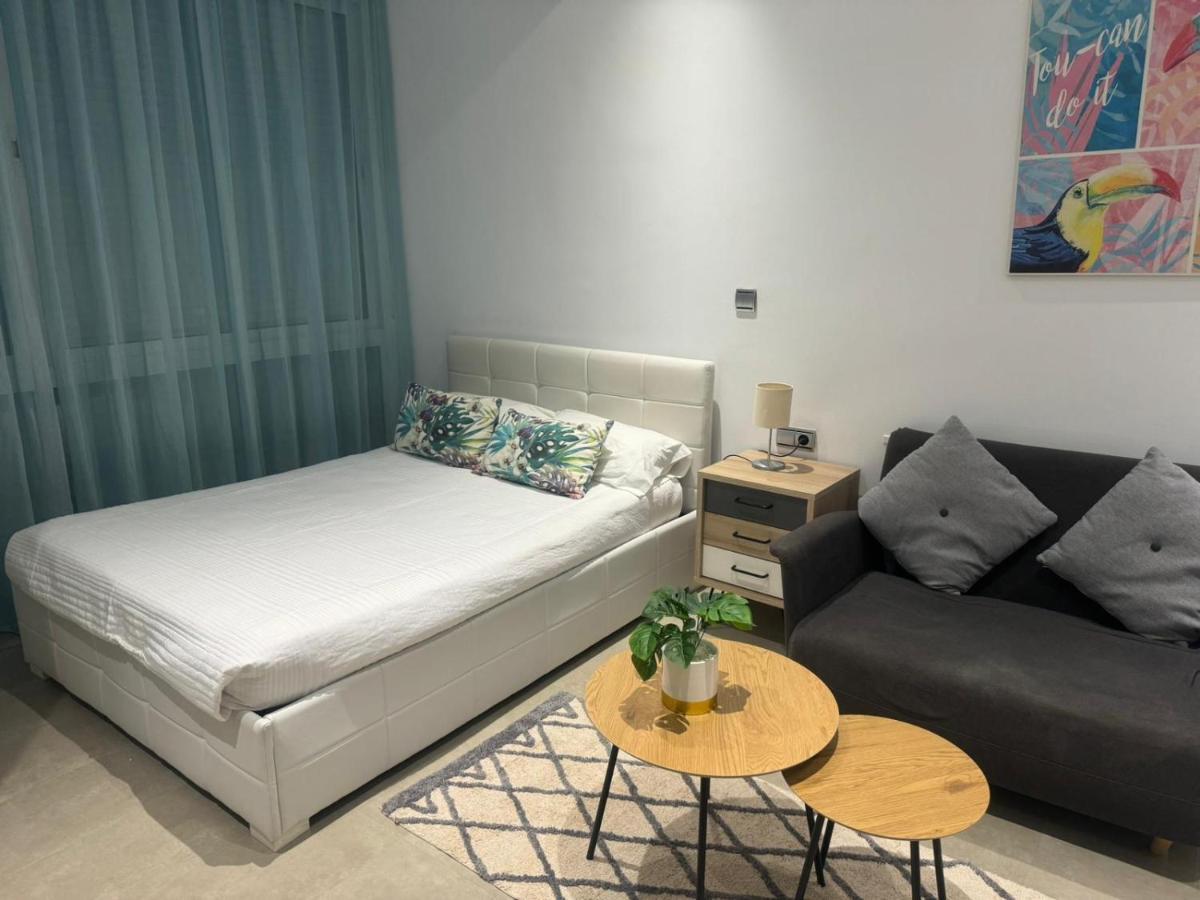 Estudio En Torremolinos Con Piscina Exterior photo